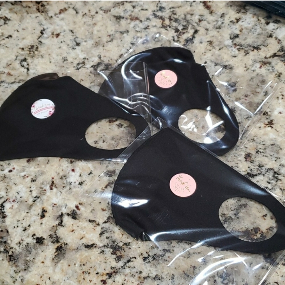 ** 3~Washable Face Masks**